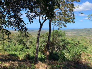 Hermosa finca con río y vistas al mar, el valle y la montaña