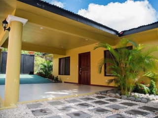 Casa con piscina en Lajas de Matapalo, Guanacaste, Costa Rica