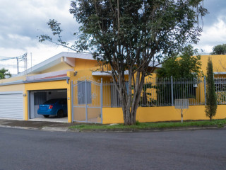 Se Alquila Casa de 1 Nivel Guachipelin Escazú