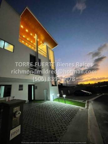 espectacular-casa-de-tres-pisos-en-condominio-la-floresta-big-0