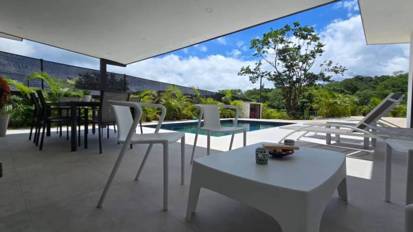 casa-moderna-de-3-habitaciones-a-pocos-minutos-de-playa-grande-big-3