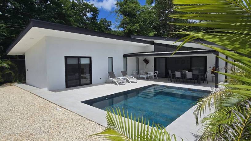 casa-moderna-de-3-habitaciones-a-pocos-minutos-de-playa-grande-big-0