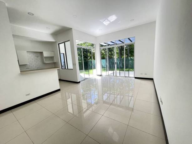 francosta-casa-estilo-contemporaneo-hermosa-con-mucha-iluminacion-natural-big-2