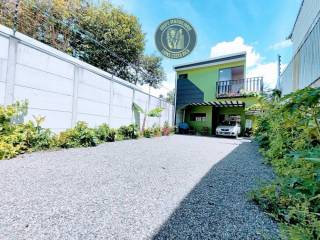 venta-de-moderna-casa-en-agua-caliente-de-cartago