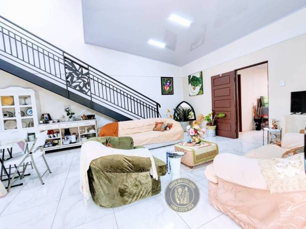 venta-de-moderna-casa-en-agua-caliente-de-cartago-big-2