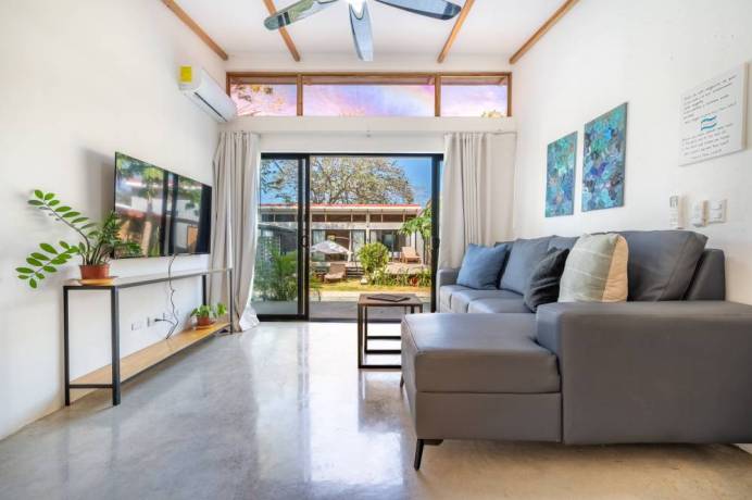 propiedad-airbnb-con-4-unidades-y-piscina-a-2-km-de-tamarindo-big-1