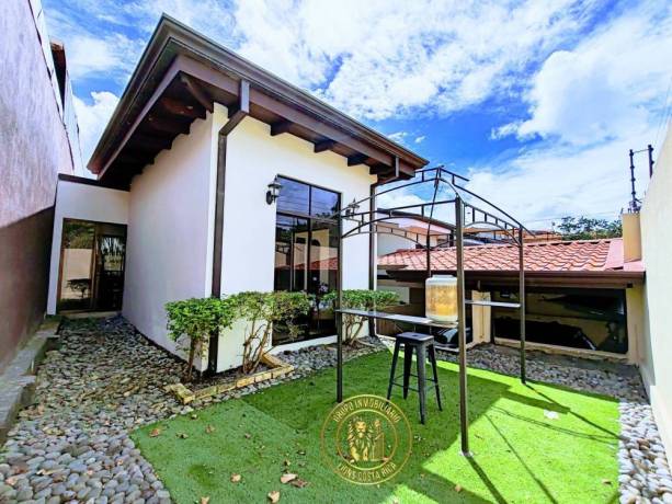 preciosa-casa-con-excelentes-acabados-en-residencial-tatizcu-en-caballo-blanco-cartago-big-4