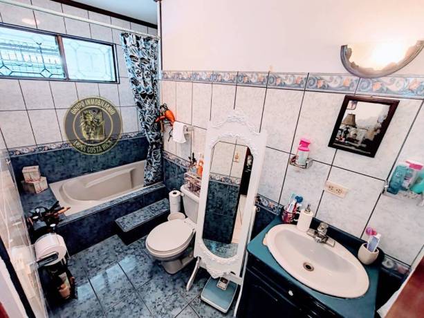 venta-preciosa-casa-en-residencial-privado-hacienda-el-rey-guadalupe-cartago-big-0