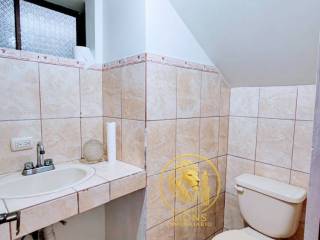 moderna-casa-con-excelente-ubicacion-en-barrio-el-molino-cartago