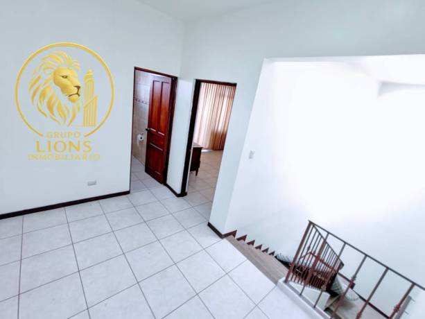 moderna-casa-con-excelente-ubicacion-en-barrio-el-molino-cartago-big-1