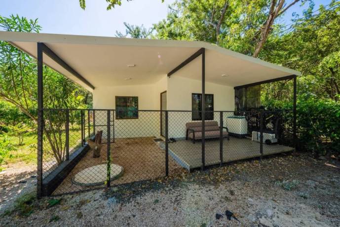 3-casas-en-gran-terreno-y-posibilidad-de-desarrollo-big-0