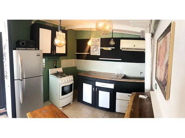 se-ofrece-amplia-propiedad-que-incluye-una-casa-principal-9-apartamentos-independientes-y-una-piscina-privada-big-2