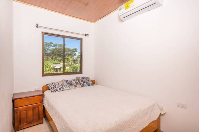 acogedora-casa-de-2-pisos-a-2-minutos-de-playa-grande-big-2