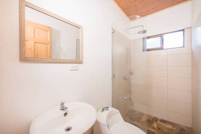 acogedora-casa-de-2-pisos-a-2-minutos-de-playa-grande-big-3