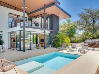 casa-y-estudio-cada-uno-con-piscina-cerca-de-puerto-viejo