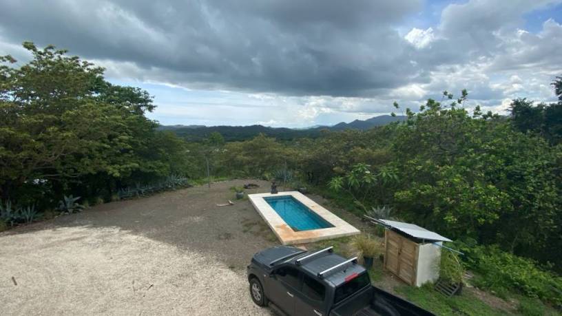 casa-con-piscina-y-vista-panoramica-a-las-montanas-de-tamarindo-y-playa-grande-big-2