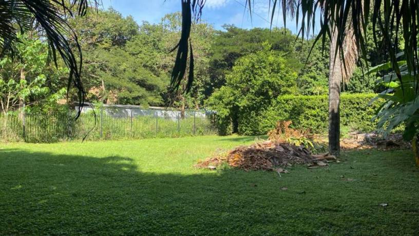 terreno-comercial-y-residencial-listo-para-construir-ubicado-en-jerusalen-una-tranquila-zona-residencial-a-solo-5-minutos-de-playa-tamarindo-big-1