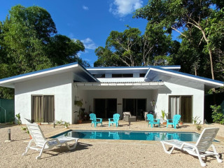 Casa de 3 recámaras y piscina, cerca de Tamarindo